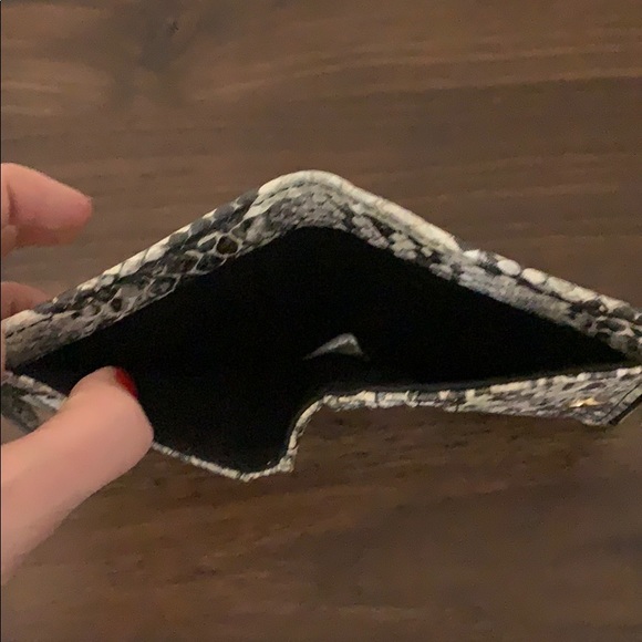 Travel size wallet - Picture 4 of 6